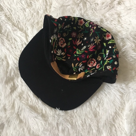 Zara embroidered floral hat - Picture 4 of 5